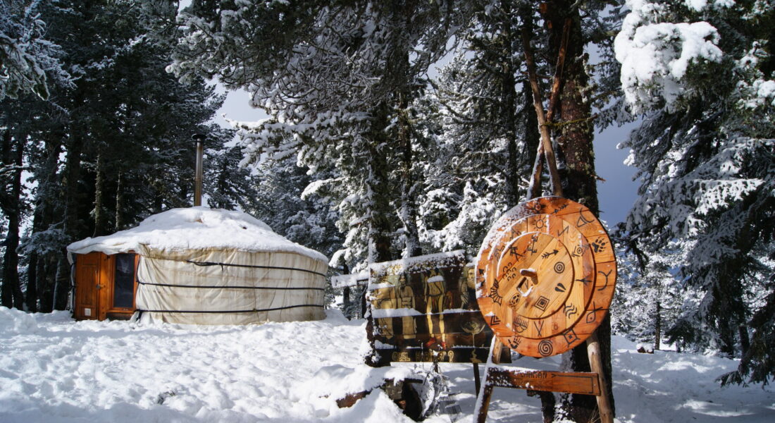 Nuit en cabane trappeur, tipi, yourte en Ariège